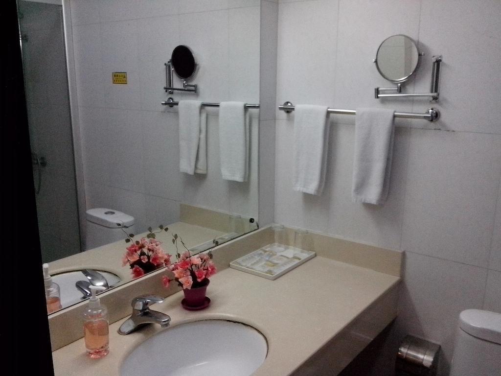 Kunming Jinmao Hotel מראה חיצוני תמונה