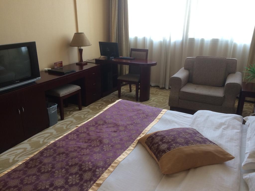 Kunming Jinmao Hotel מראה חיצוני תמונה